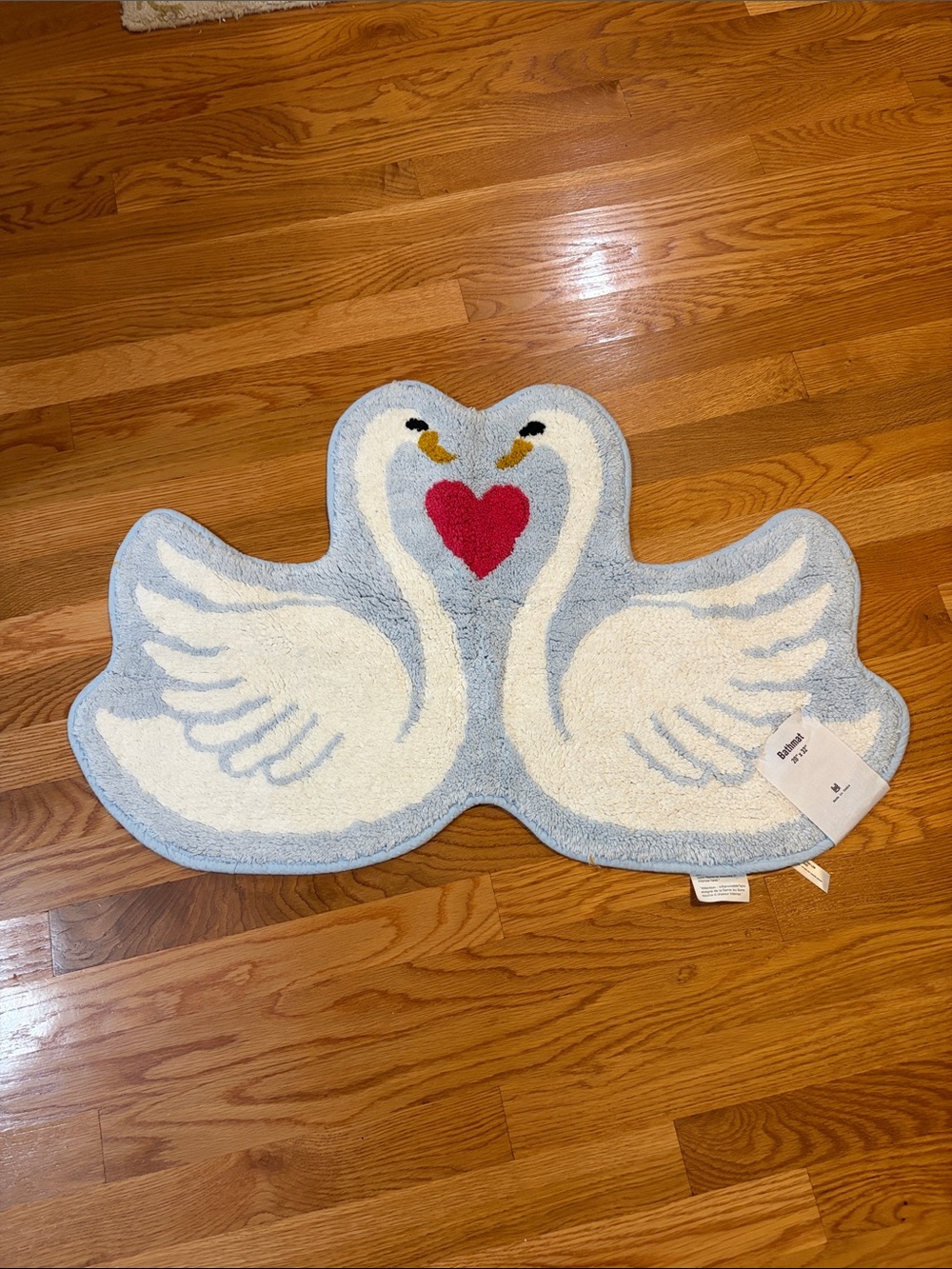 Urban Outfitters Swan Heart Bath Mat NWT - Picture 6 of 9